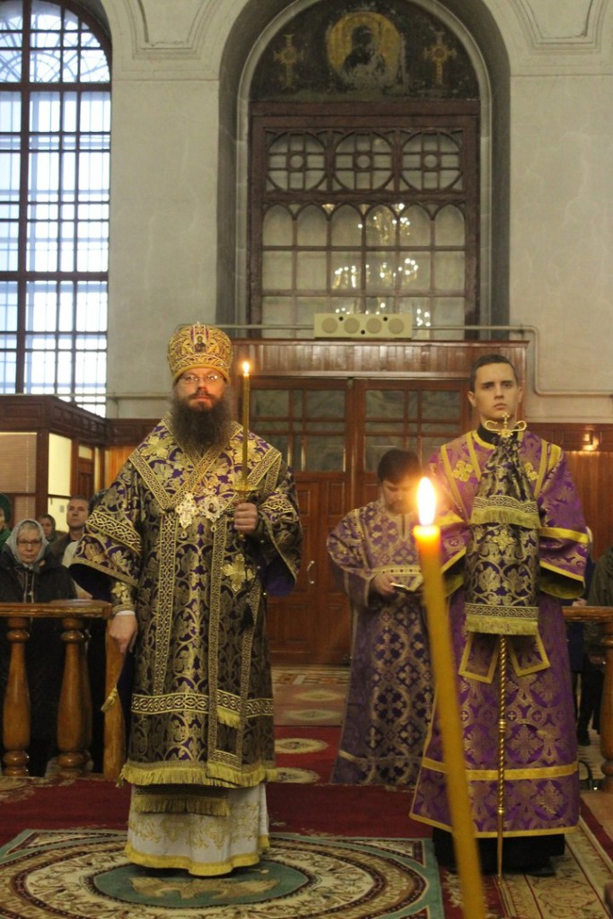 Епископ Мичуринский и Моршанский Гермоген совершил всенощное бдение в Свято-Троицком соборе г. Моршанска