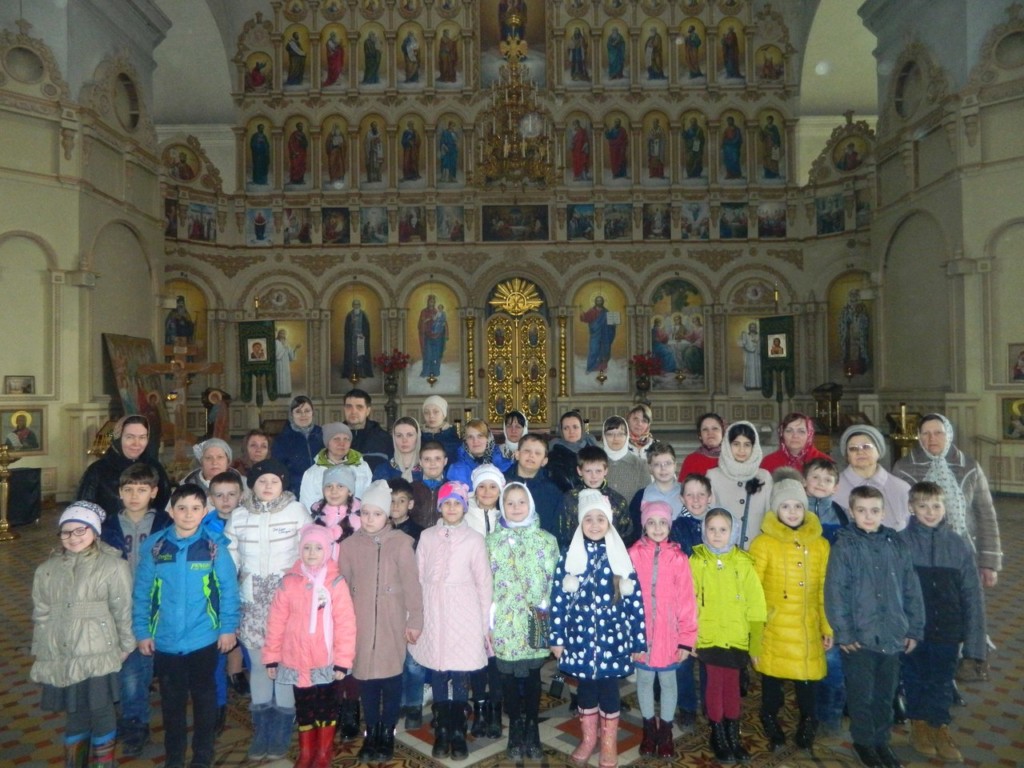 Воспитанники воскресной школы Боголюбского кафедрального собора г. Мичуринска совершили паломническую поездку по святым местам родного края