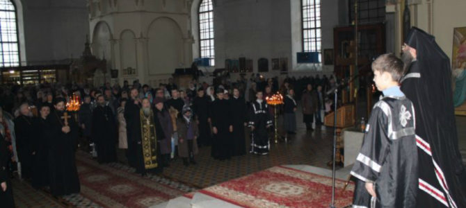 Епископ Гермоген совершил Вечернее Богослужение с чином прощения в Свято-Троицком соборе города Моршанска