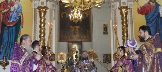 Епископ Мичуринский и Моршанский Гермоген совершил Божественную Литургию в Троицком соборе г. Моршанска