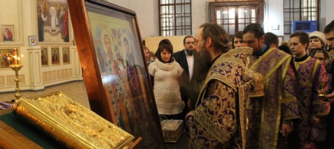 Святыни Ташкентской и Узбекистанской епархии прибыли в город Моршанск